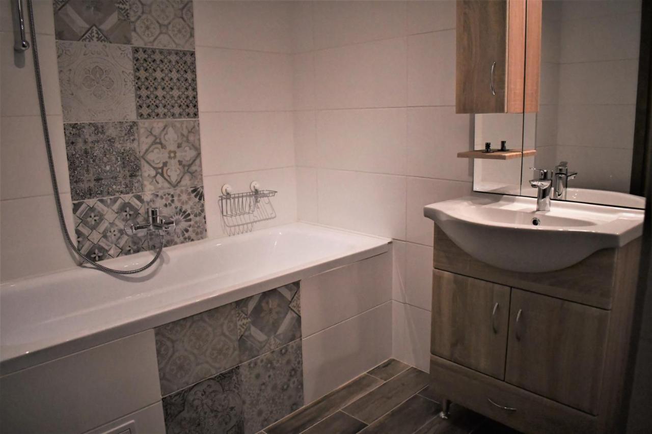 Vatus Apartmanhaz Vác Dış mekan fotoğraf