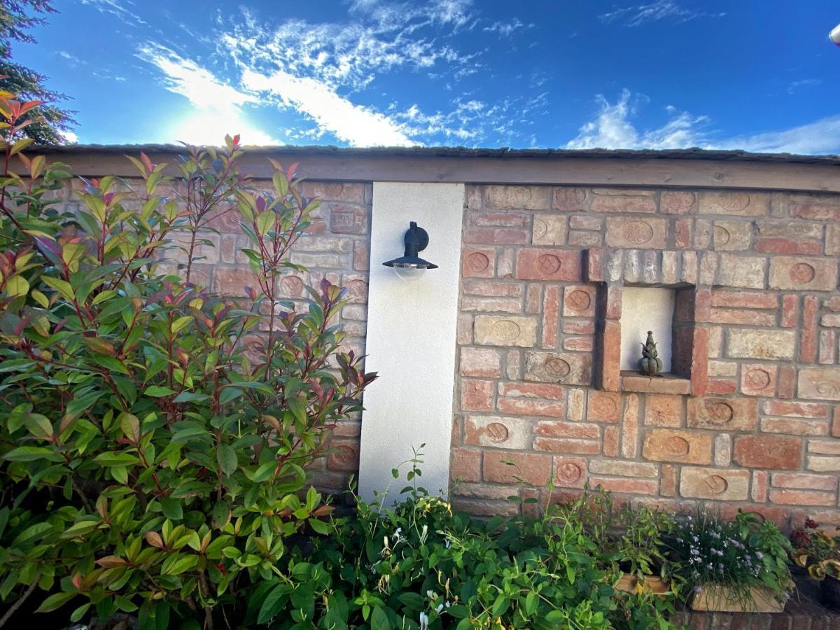 Vatus Apartmanhaz Vác Dış mekan fotoğraf