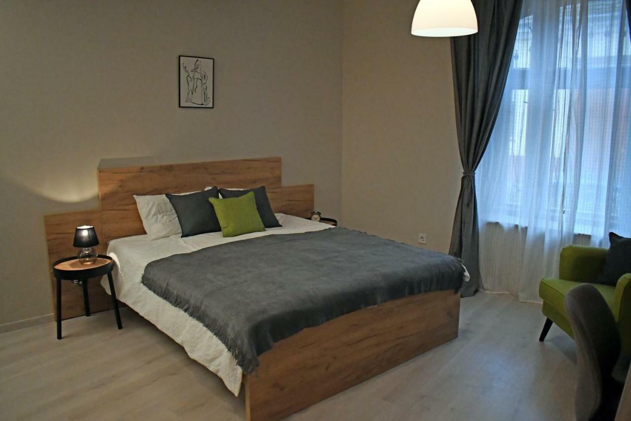 Vatus Apartmanhaz Vác Dış mekan fotoğraf
