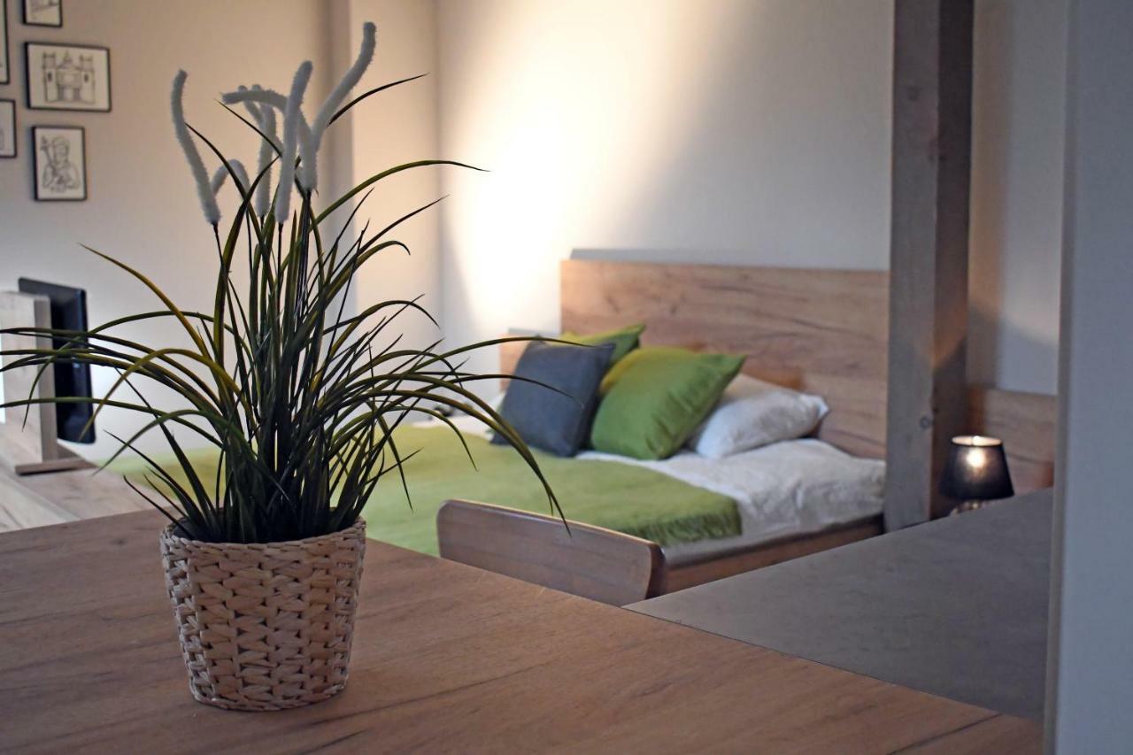 Vatus Apartmanhaz Vác Dış mekan fotoğraf